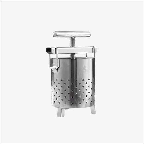 Salad spinners