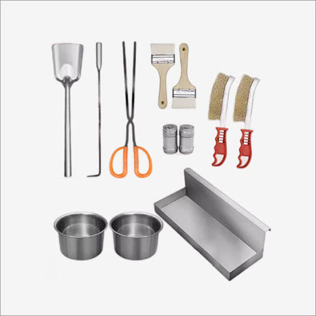 Accessories for charcoal barbecue ovens