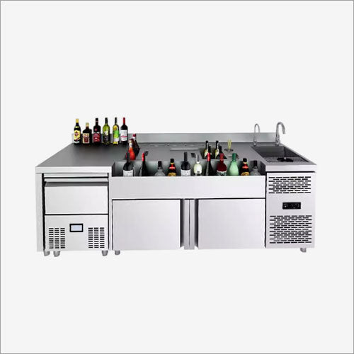 Mobile preparation tables for cocktails / salads