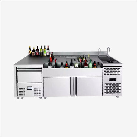 Mobile preparation tables for cocktails / salads