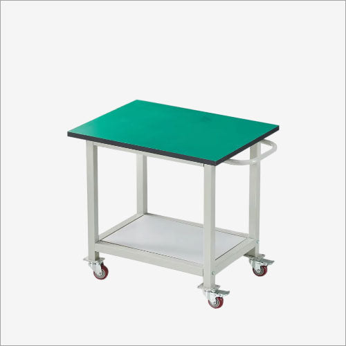 Mobile preparation tables with contact grill