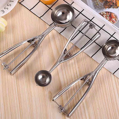 Korean style stainless steel ice cream scoop（5.3cm）